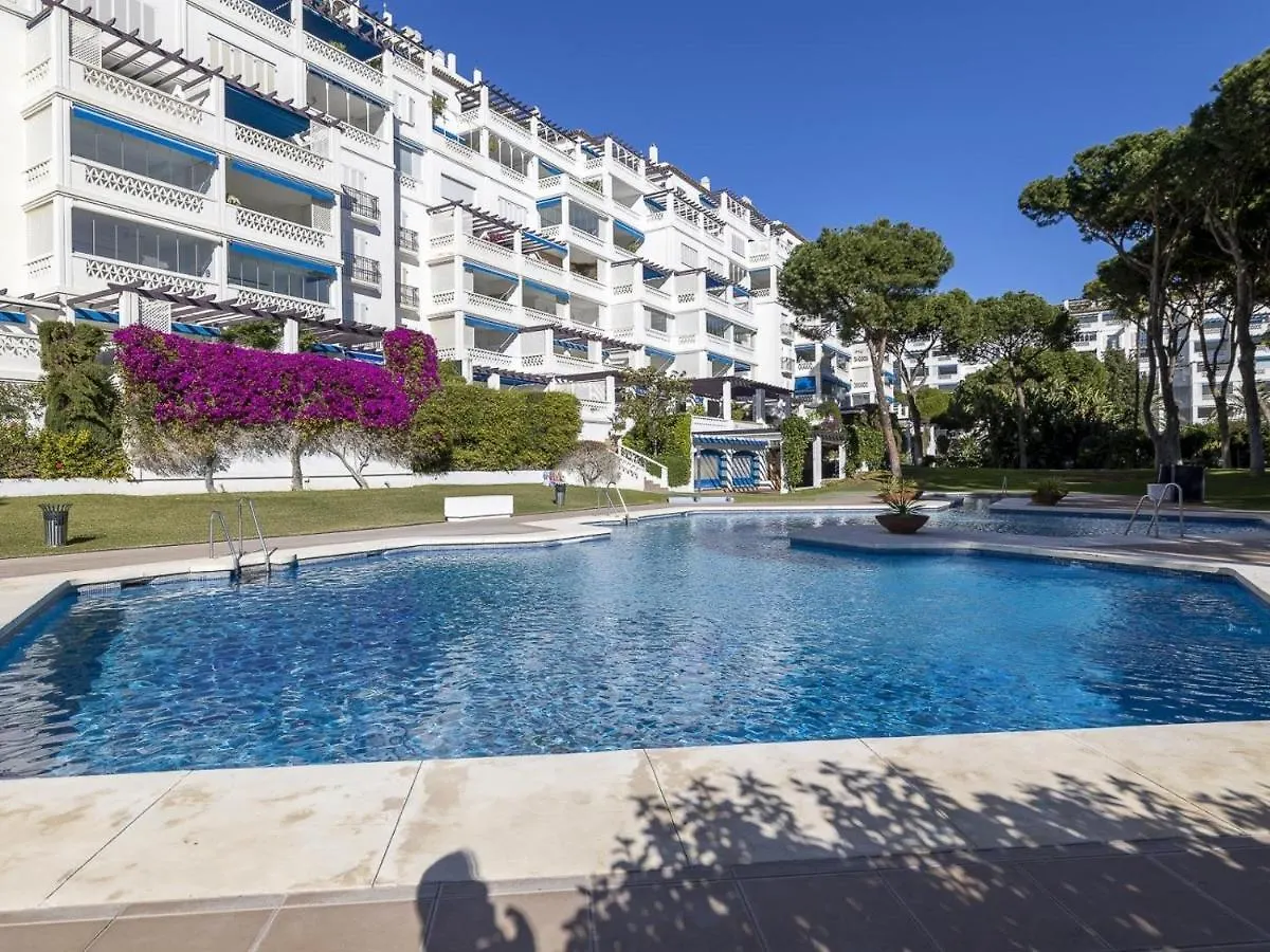 Amplio Y Luminoso Apartamento En 1 Linea Playa Marbella