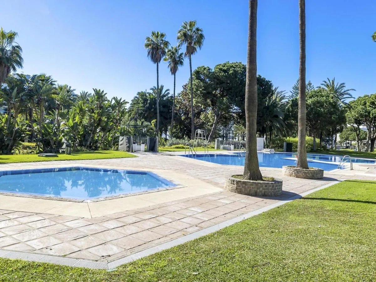 Amplio Y Luminoso Apartamento En 1 Linea Playa Marbella