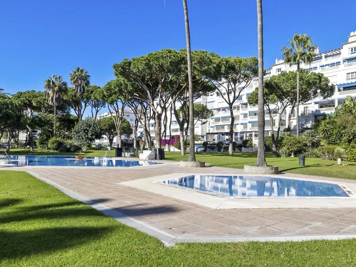 Amplio Y Luminoso Apartamento En 1 Linea Playa Marbella