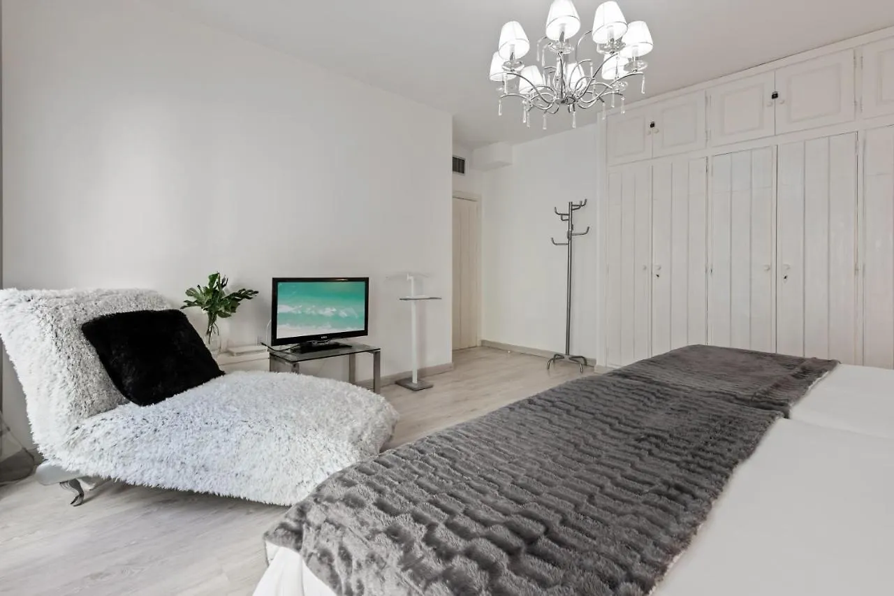 Amplio Y Luminoso Apartamento En 1 Linea Playa Μαρμπέλλα
